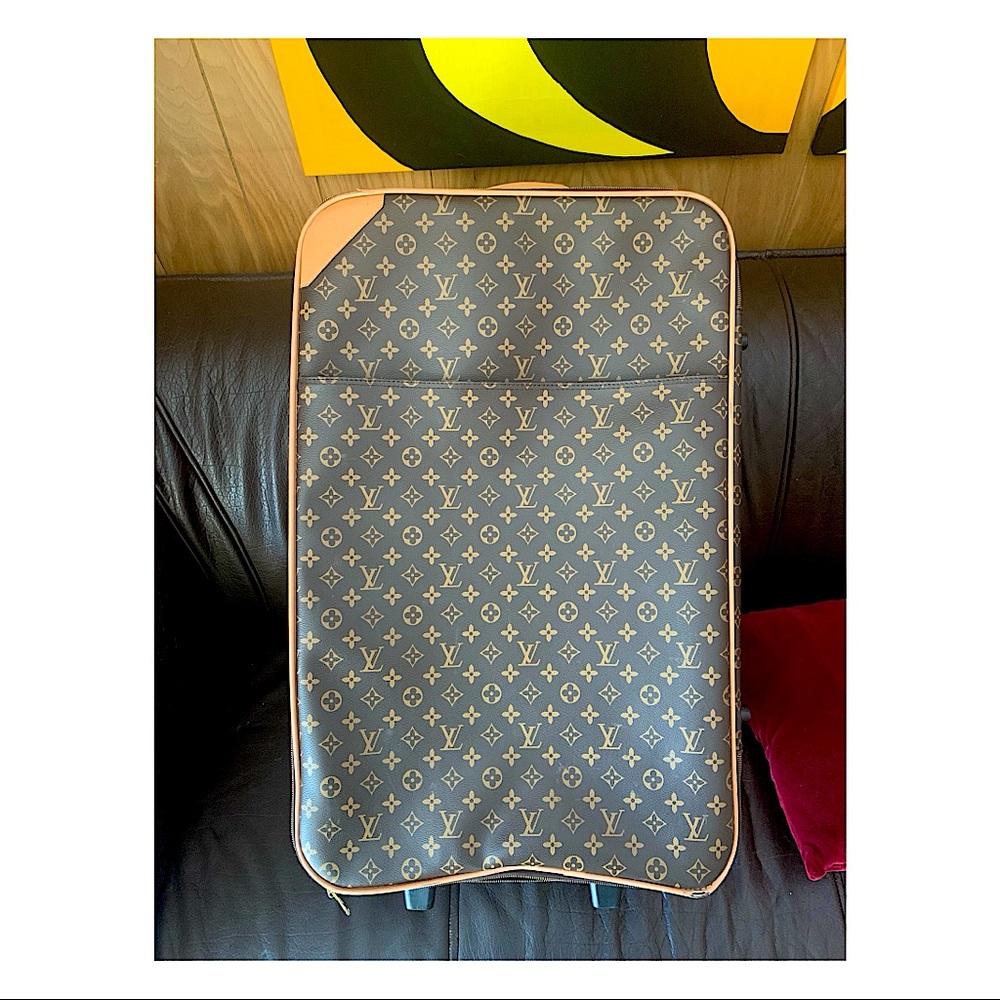 Louis Vuitton 28”x17.5”x8.5” Huge Roller Luggage